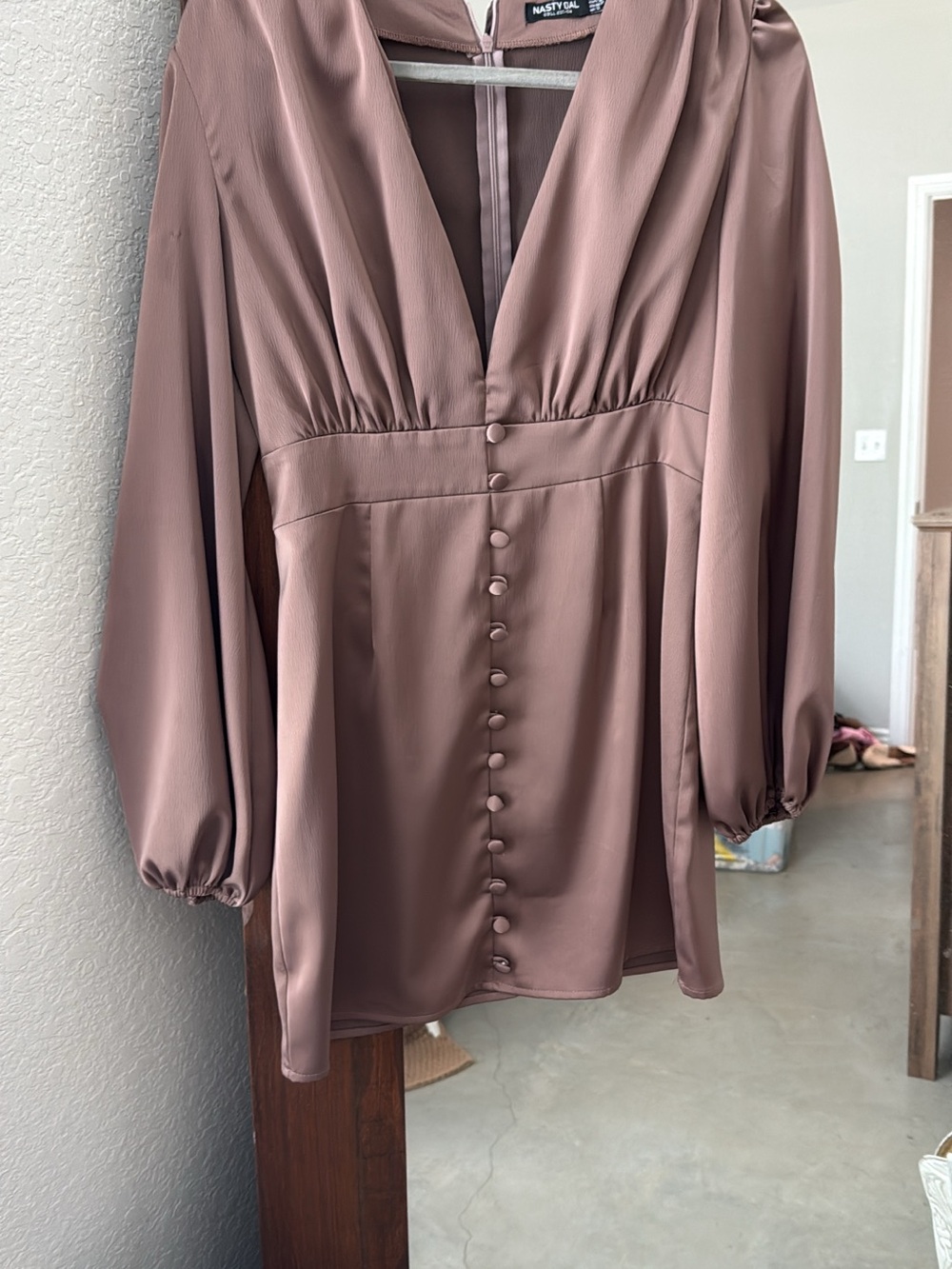 Nasty Gal Dusty Mauve Button-Front V-Neck Blouse